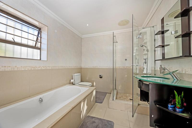5 Bedroom Property for Sale in Bergsig Western Cape